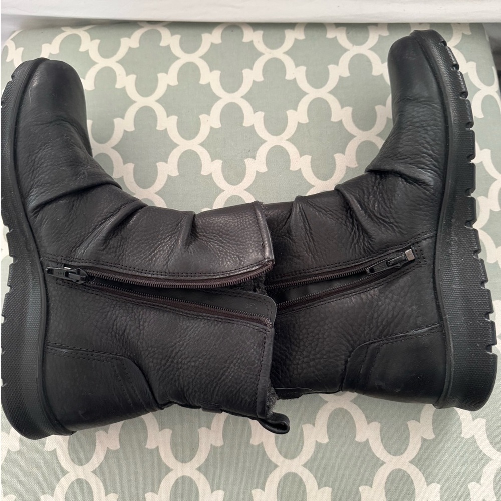 Ecco Black Leather Ankle Boots - Picture 6 of 6